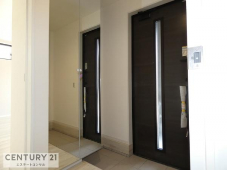 ���ց@�{�H��@����