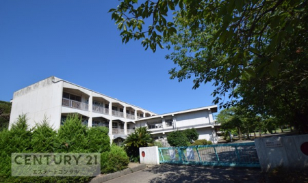 ���ӊ��@�N�Îs�������̋u���w�Z1266m