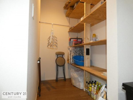 �L�b�`���@�L�b�`�����ɂ���֗��ȃp���g���[�X�y�[�X�A�I�t���ł��B