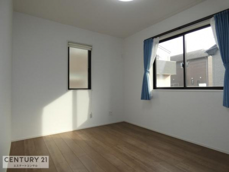 �m���@�m���U����