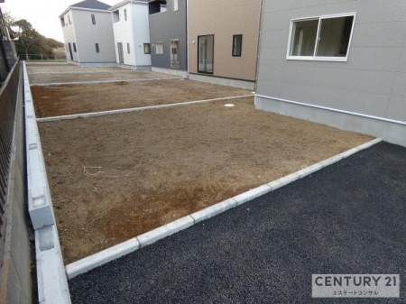 ��@�{�H��