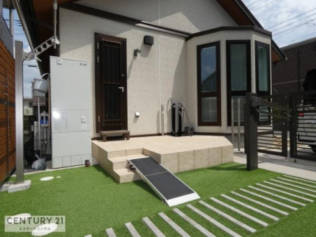 ��@���ꂢ�ɐ������ꂽ�l�H�ŕ~�̂���A�h�b�O�����ɂ��Ȃ�܂��B