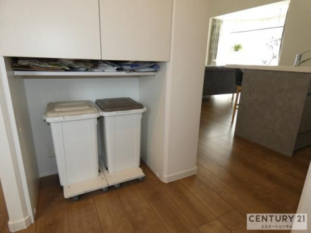 ���̑����ρ@�[�˂Ƃ��Ă��g�p�\�B�֗��ȃp���g���[�ł��B