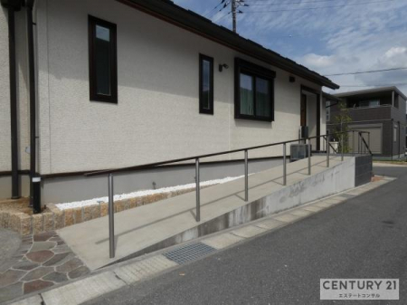 ���̑����n�@���ԏꂩ�猺�ւ܂Ŋɂ₩�ȃX���[�v�t���B