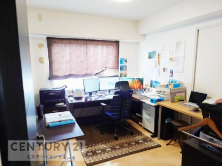 �m���@-